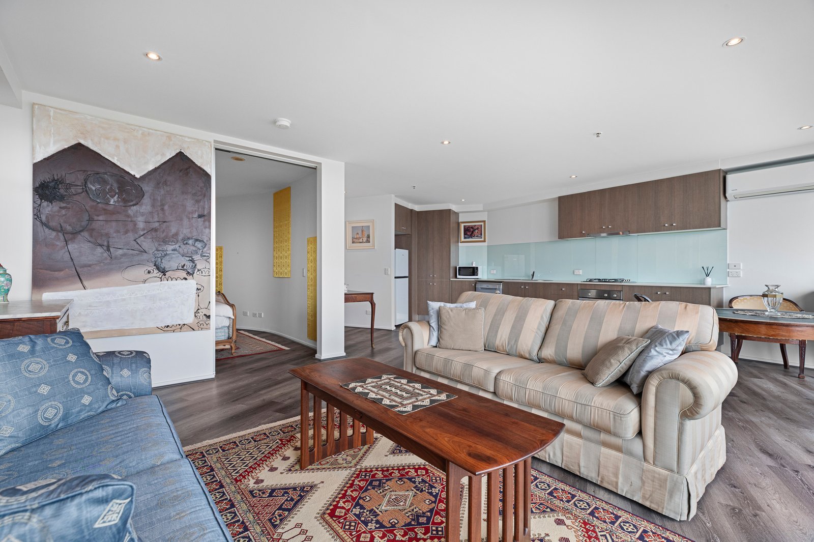 Gallery: 1004/83 Queens Road