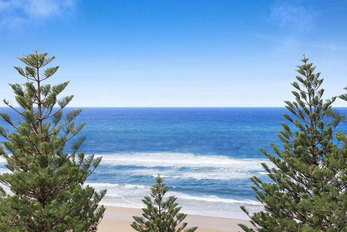 1005/220 The Esplanade Burleigh Heads 8