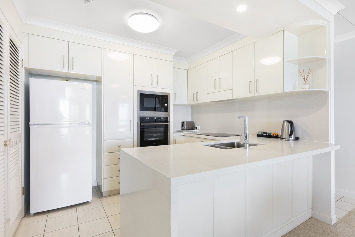 1005/220 The Esplanade Burleigh Heads 12