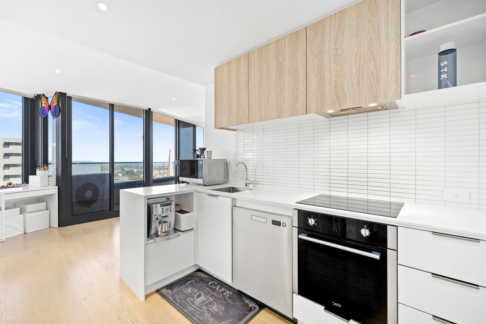 Gallery: 1007/3-5 St Kilda Road