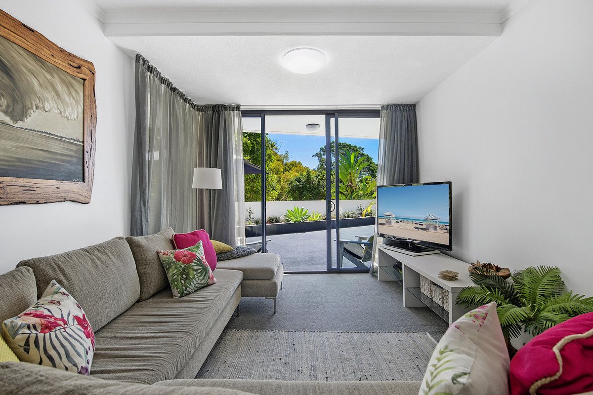 1008/1 Ocean Street BURLEIGH HEADS 4
