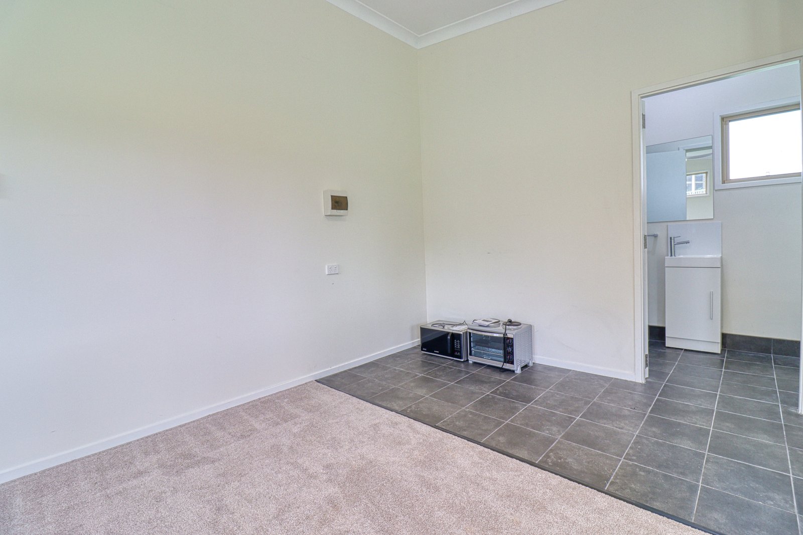 100b Ingram Road WYRALLAH 5