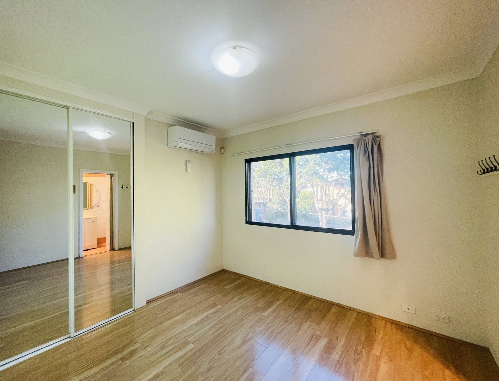 10/1-2 Rena Street SOUTH HURSTVILLE 4