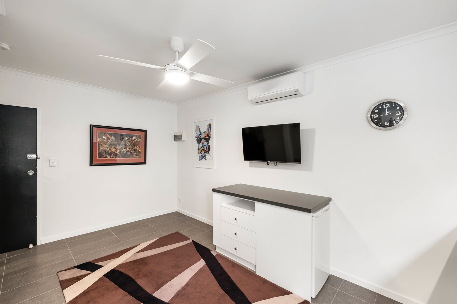 Gallery: 10/1 Acland Street