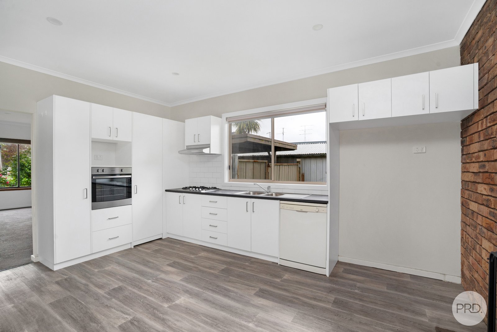 101 Beverin Street SEBASTOPOL 5