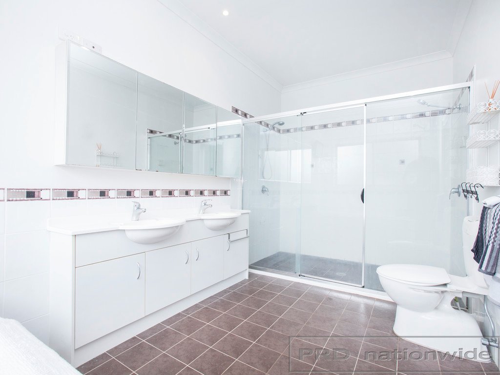 101 Canterbury Drive RAWORTH 19
