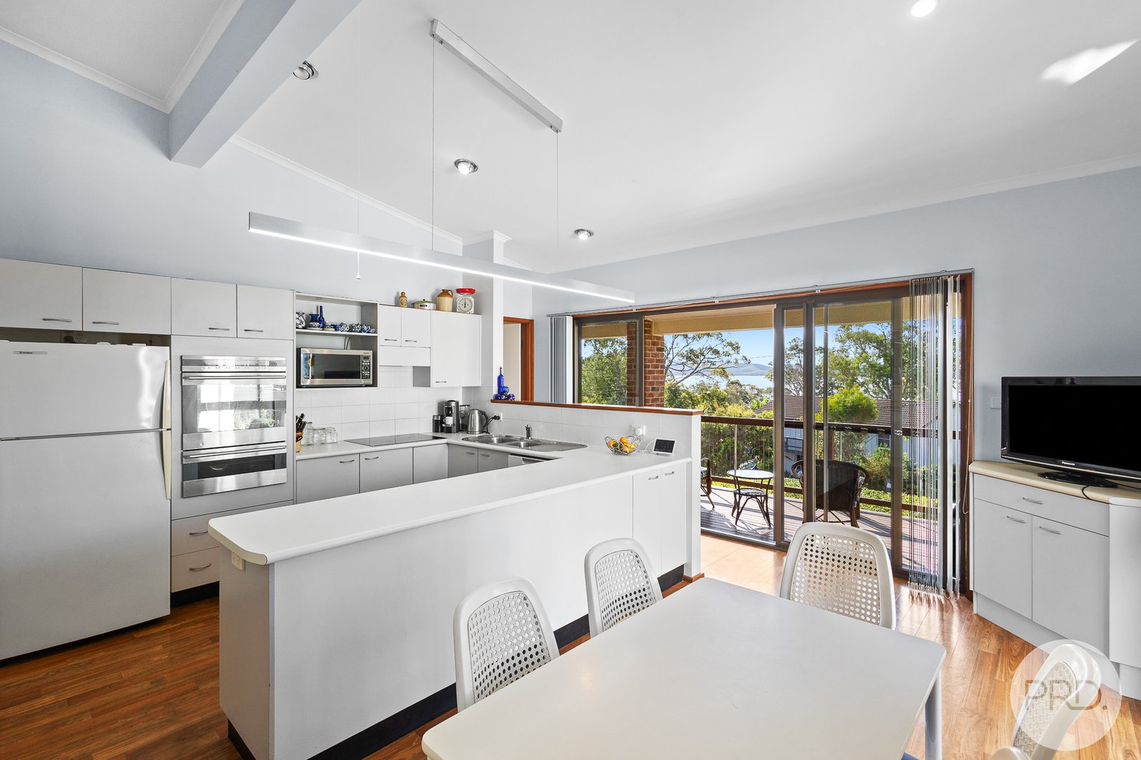 101 Francis Avenue LEMON TREE PASSAGE 9