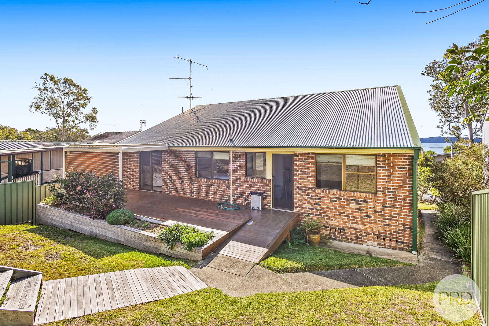 101 Francis Avenue LEMON TREE PASSAGE 23