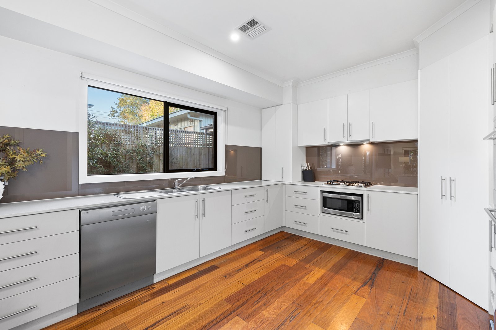 Gallery: 101 Pellatt Street