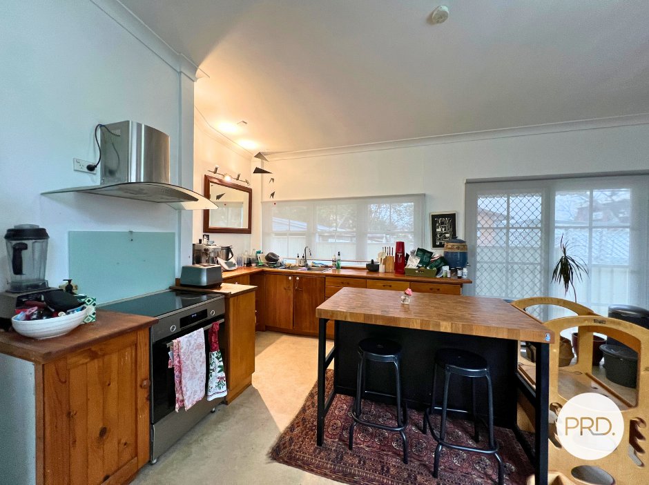 101 Uriarra Road CRESTWOOD 6