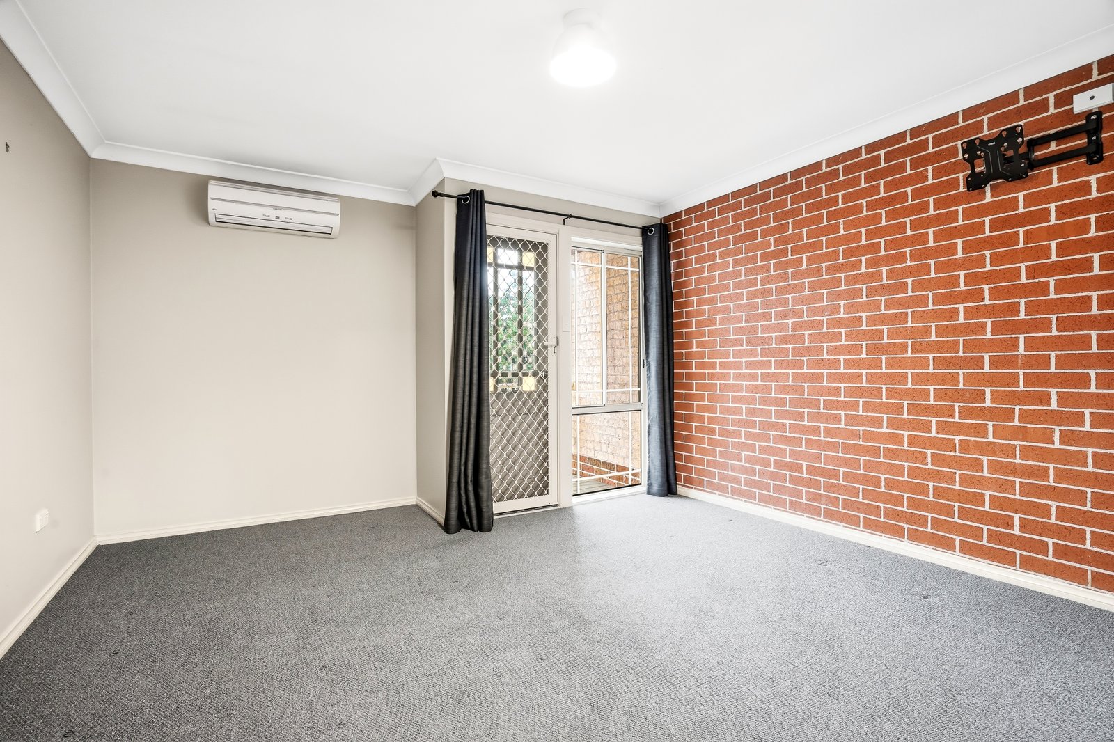 10/10-11 Ferguson Rd  Springwood 5