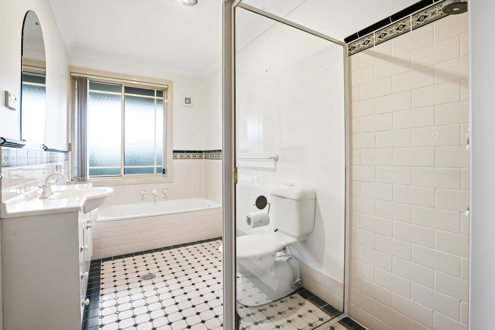 10/10-11 Ferguson Rd  Springwood 6