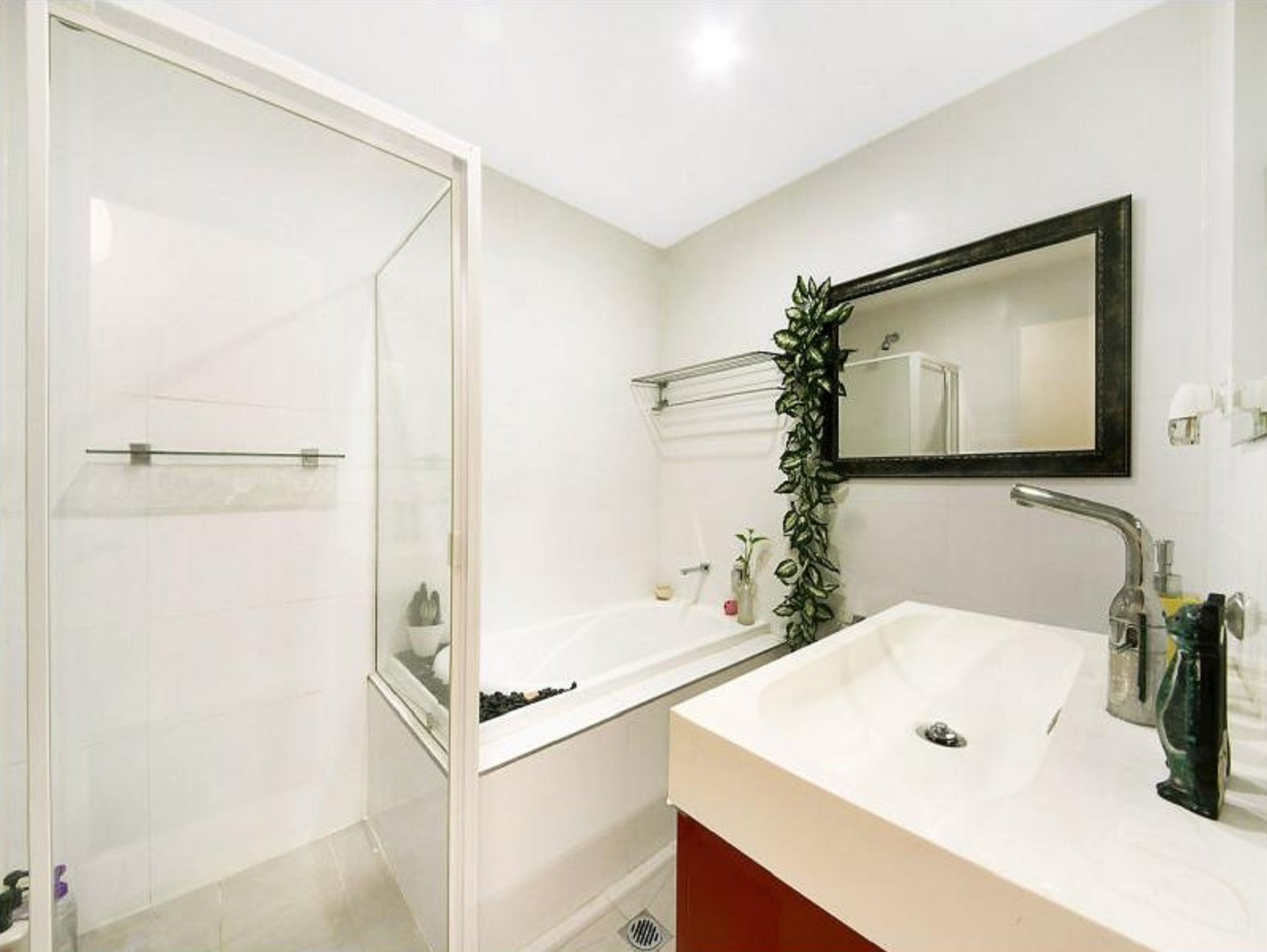 10/10 Hampden Street BEVERLY HILLS 4