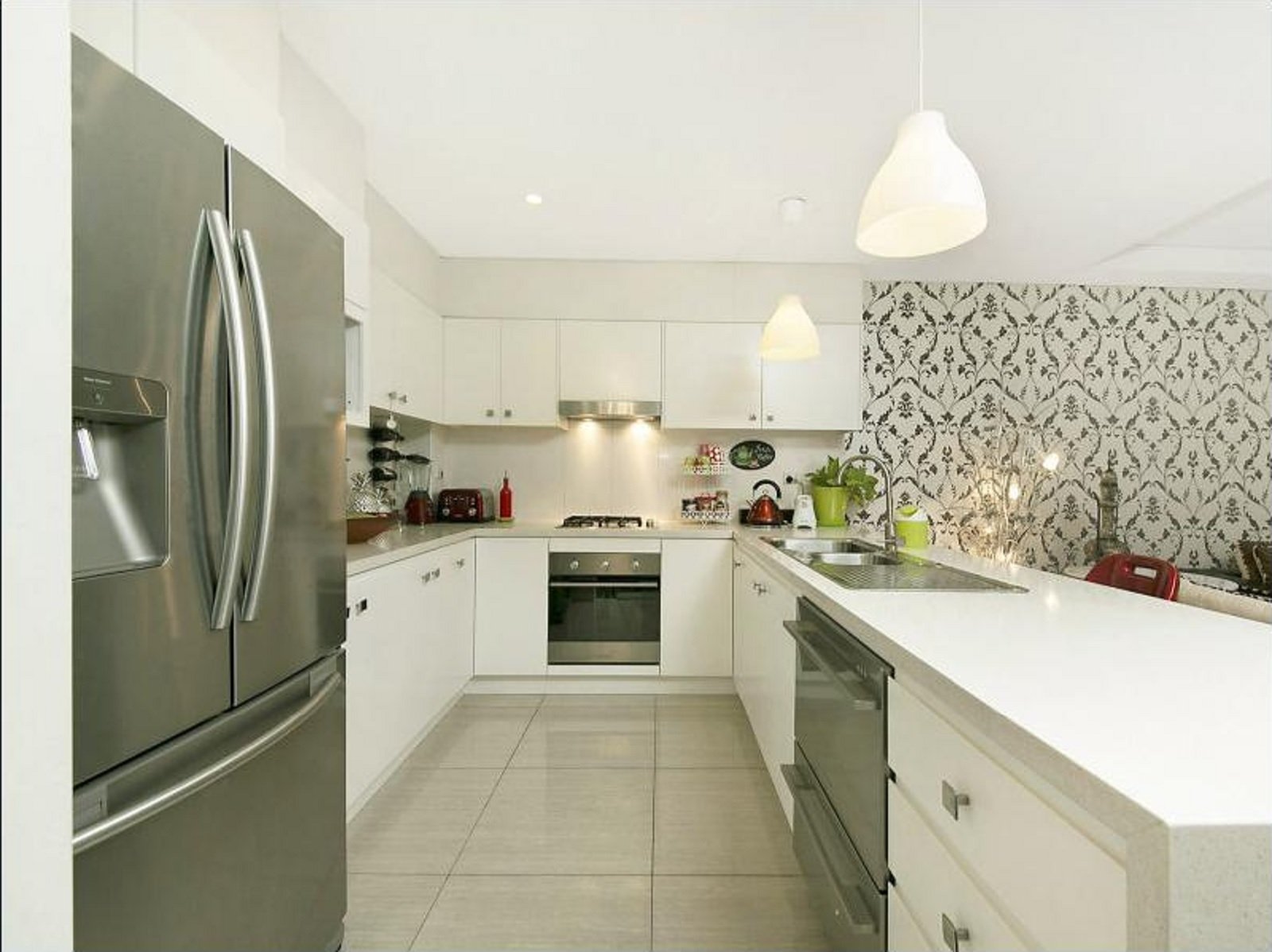 10/10 Hampden Street BEVERLY HILLS 3