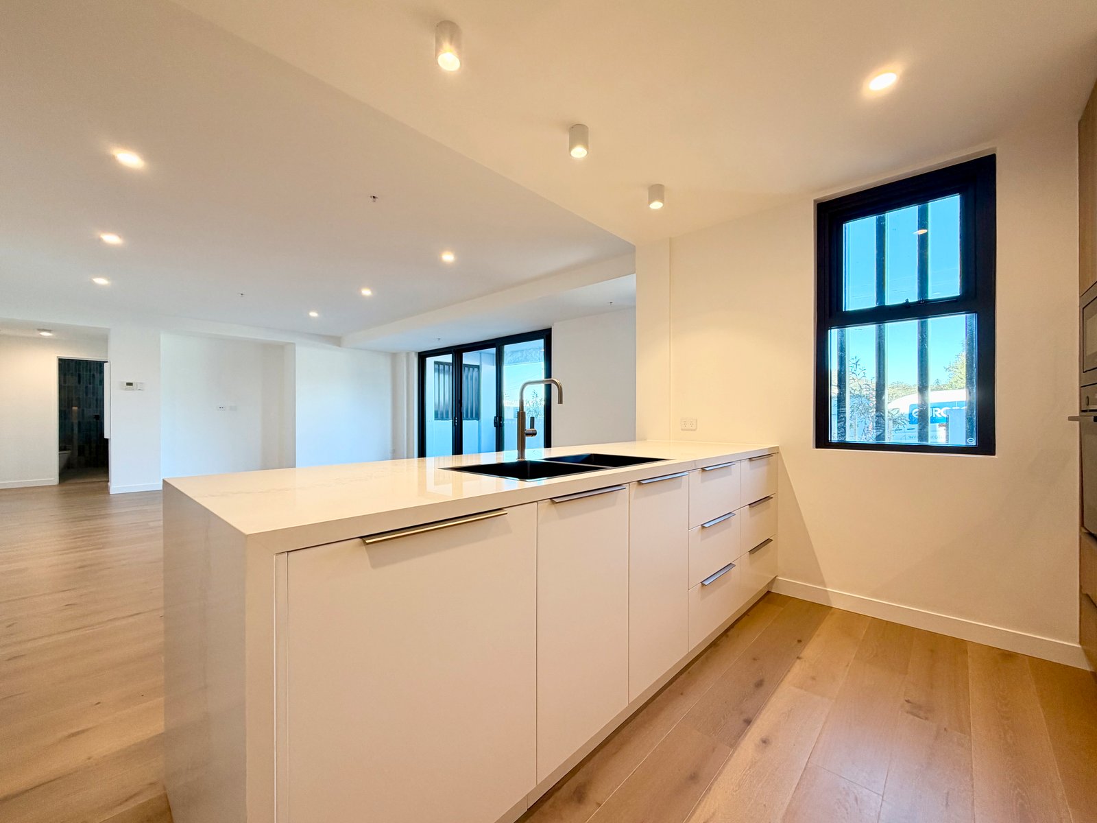 10/10 Thurlow Avenue NELSON BAY 10