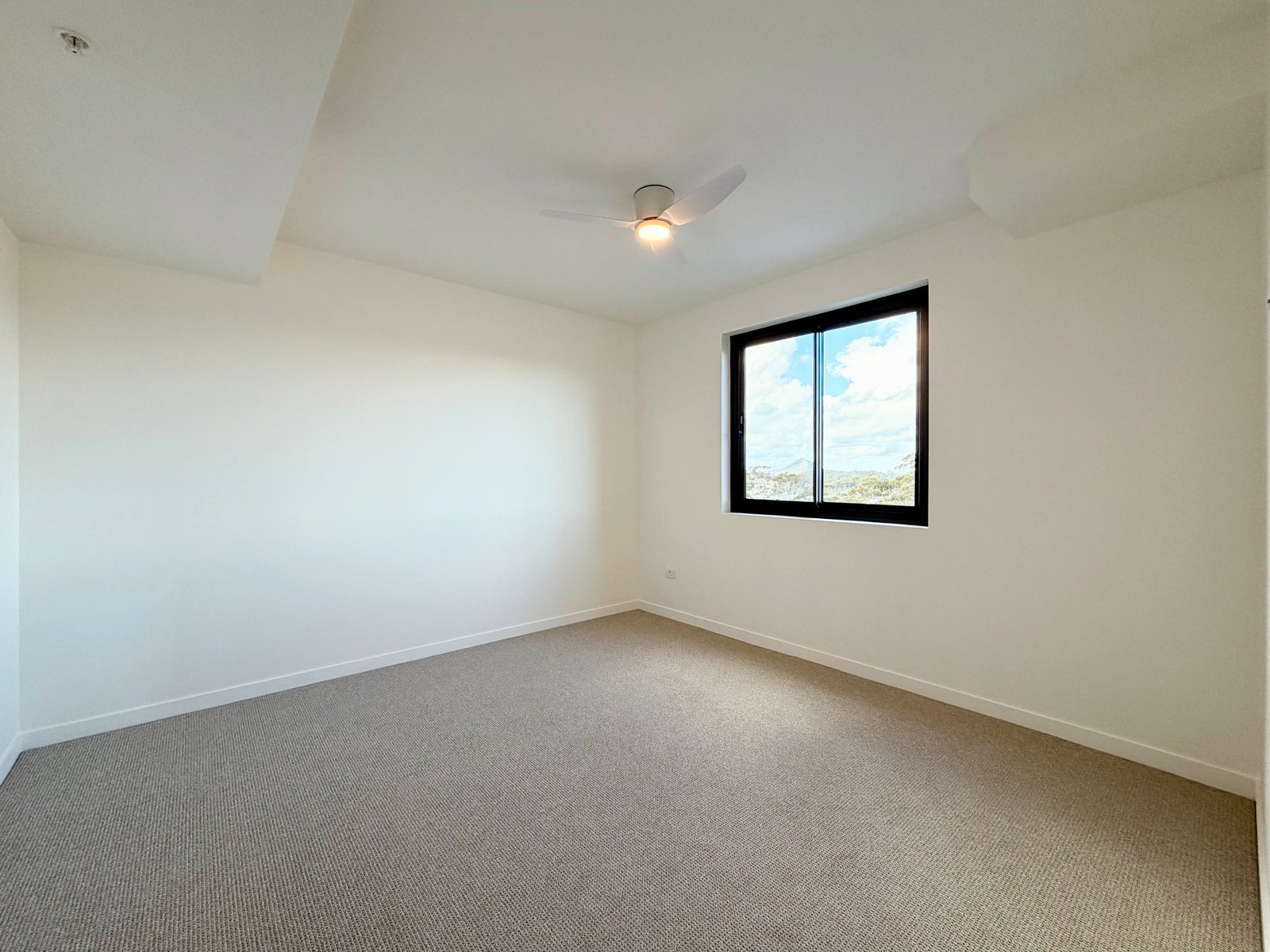 10/10 Thurlow Avenue NELSON BAY 17