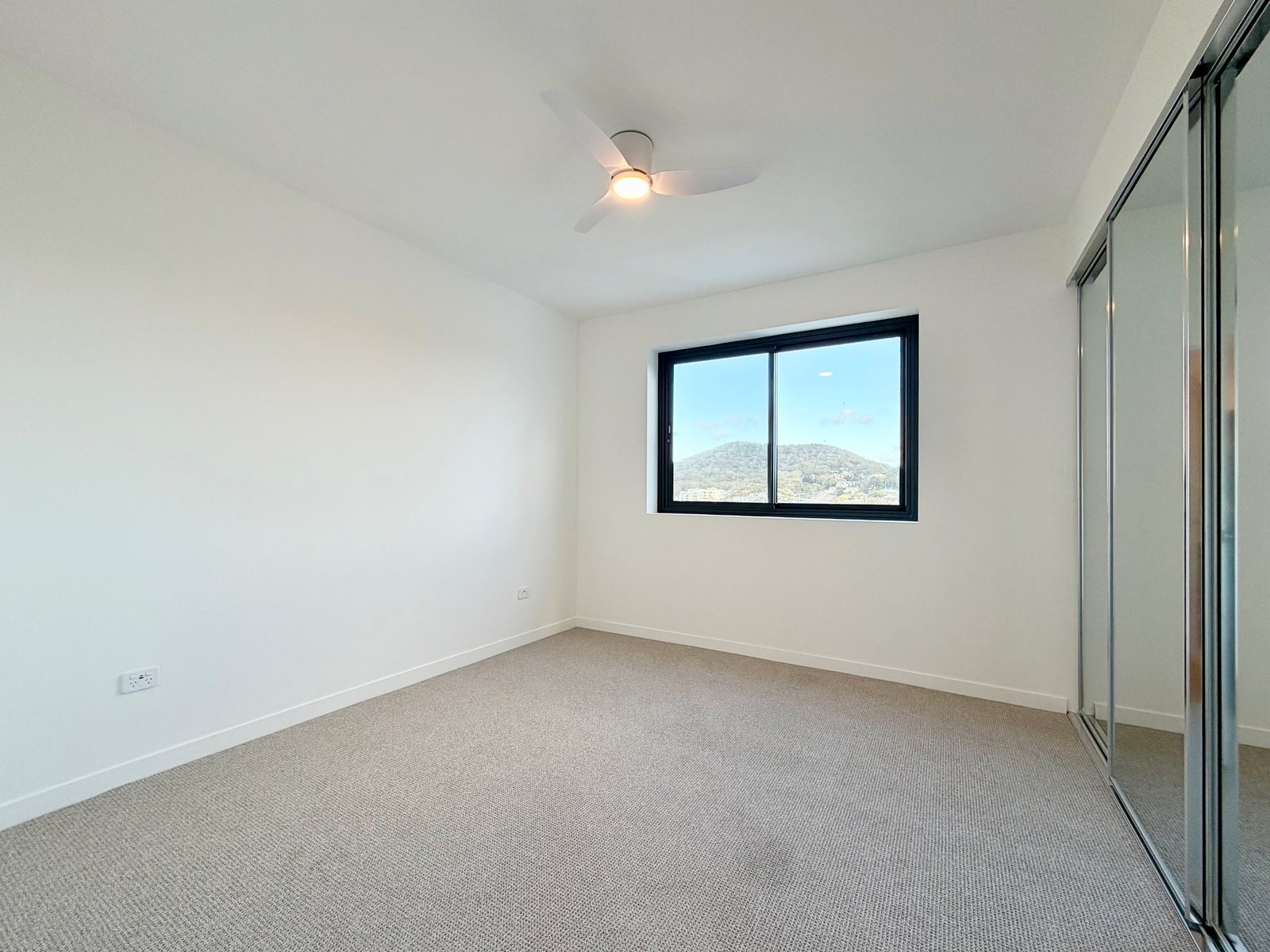 10/10 Thurlow Avenue NELSON BAY 22