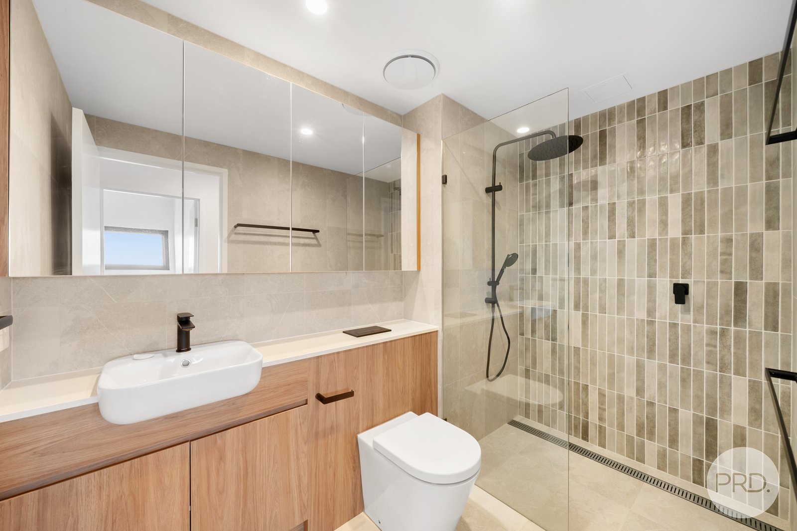 10/10 Thurlow Avenue NELSON BAY 23