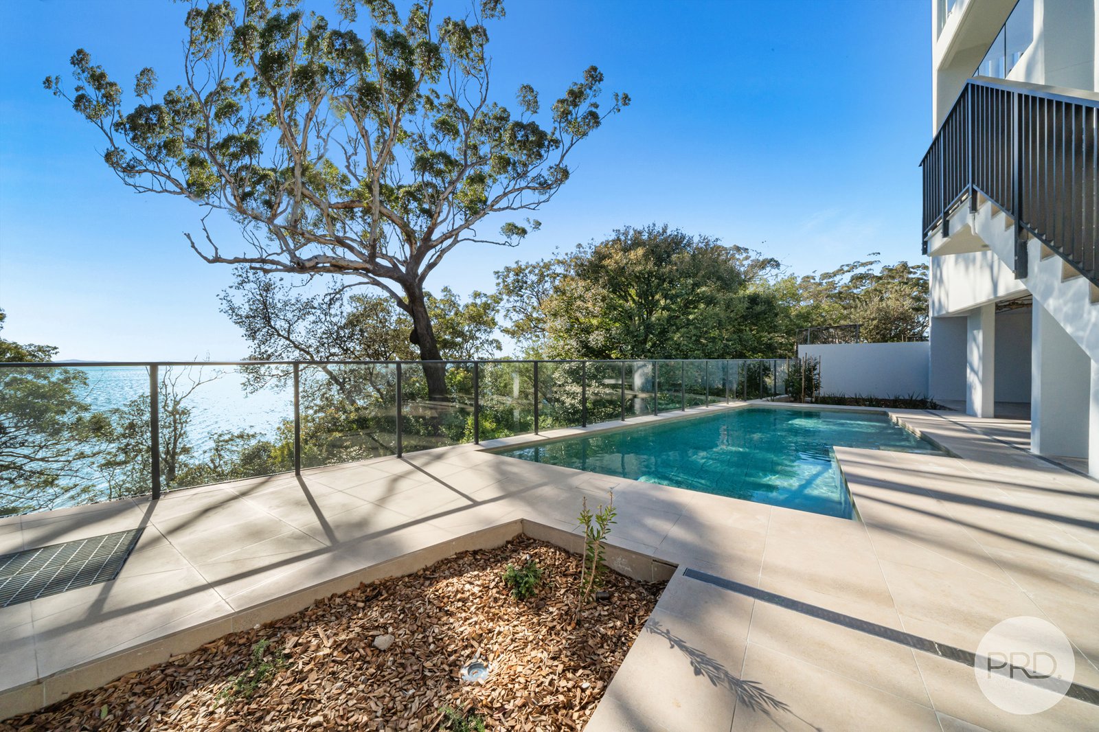 10/10 Thurlow Avenue NELSON BAY 26