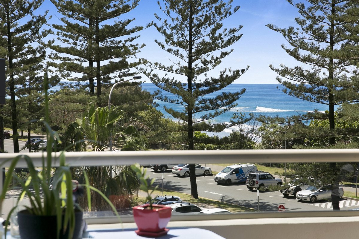 10/100 The Esplanade Burleigh Heads 7