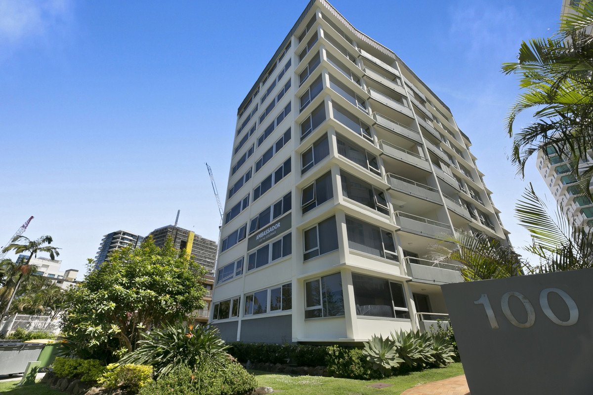 10/100 The Esplanade Burleigh Heads 16