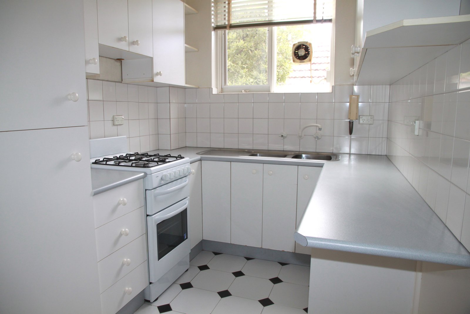 Gallery: 10/102 Park Street