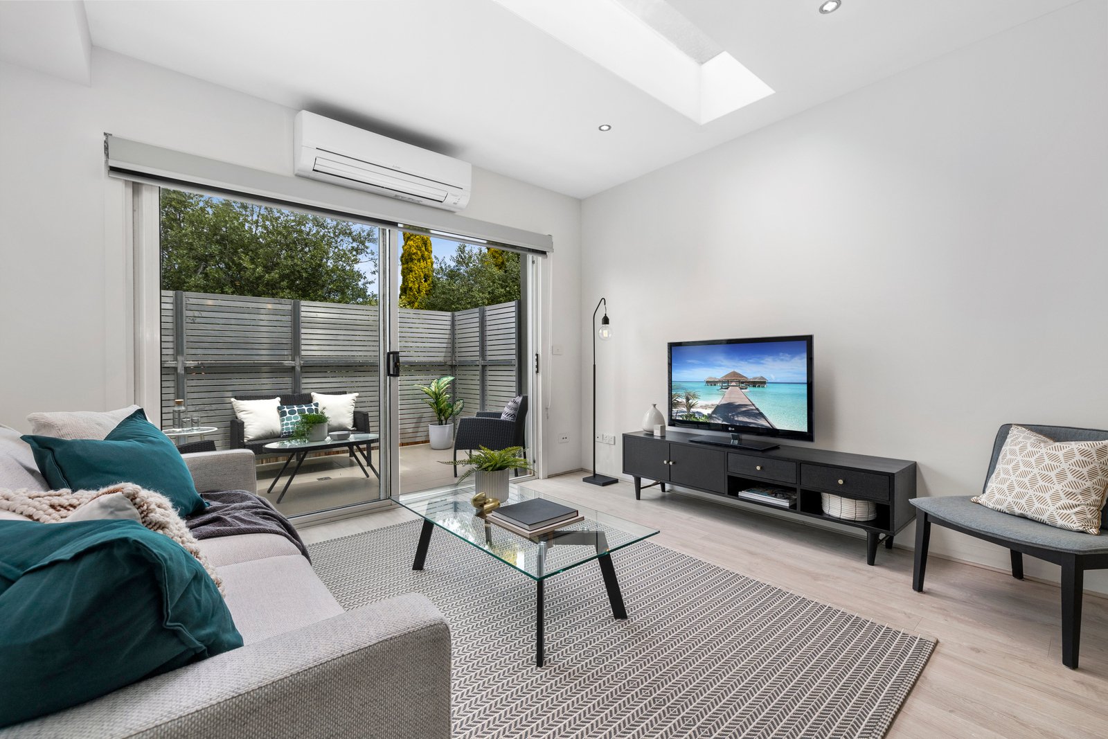 Gallery: 10/1036 North Road
