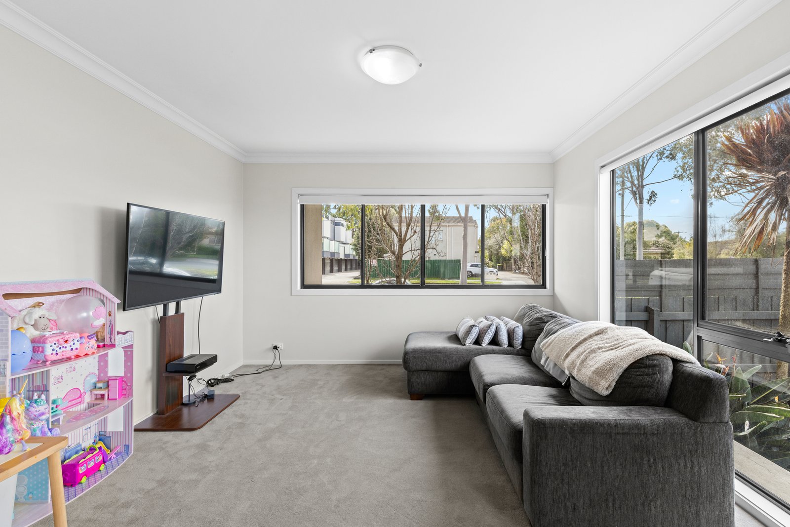Gallery: 10/1042 Doncaster Road