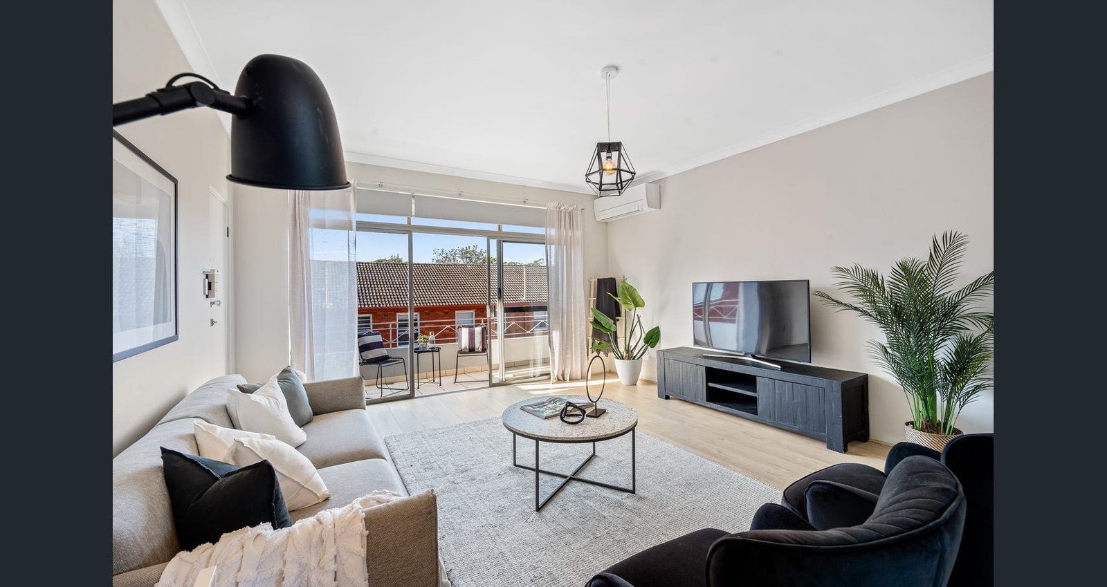 10/106-108 Chuter Avenue RAMSGATE BEACH 2