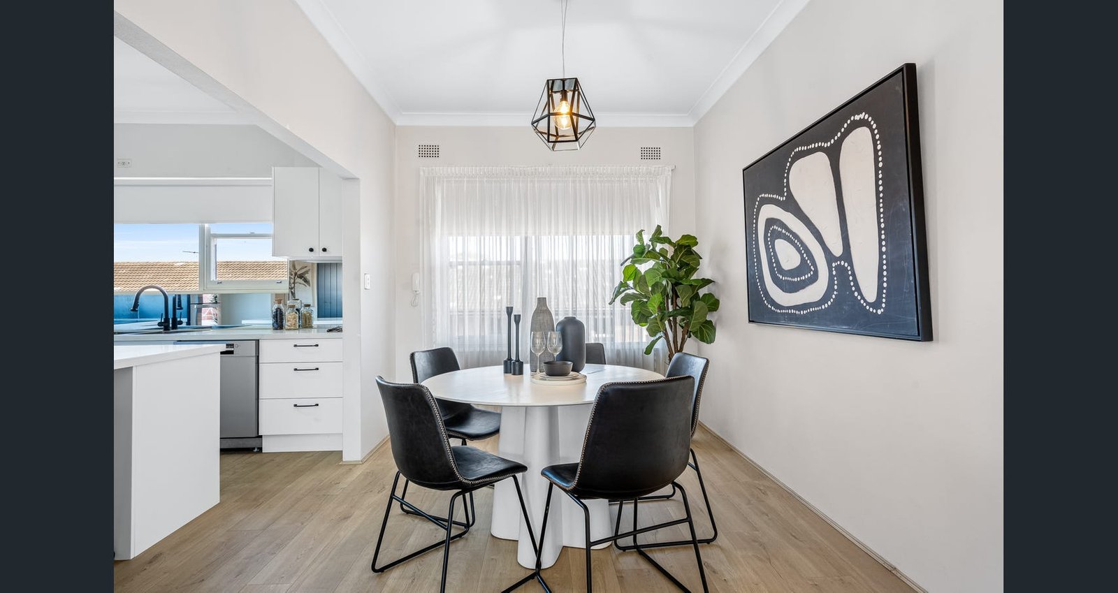 10/106-108 Chuter Avenue RAMSGATE BEACH 3