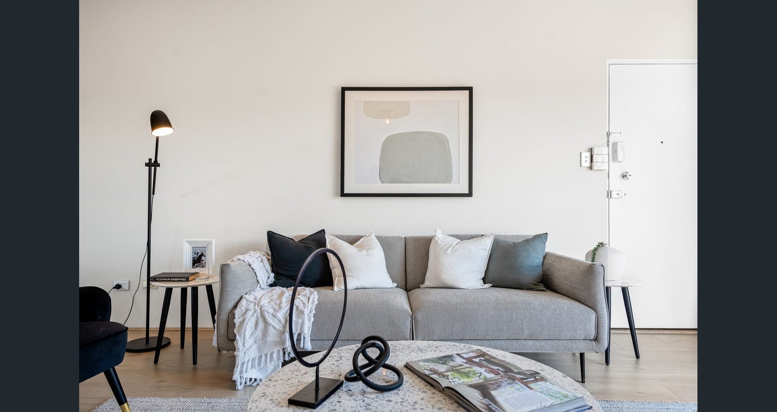 10/106-108 Chuter Avenue RAMSGATE BEACH 4
