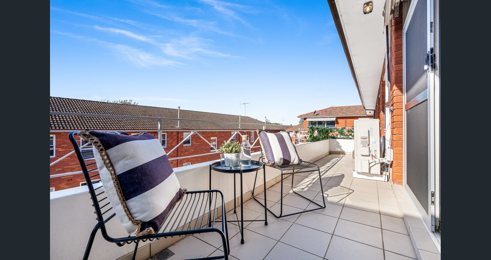 10/106-108 Chuter Avenue RAMSGATE BEACH 10