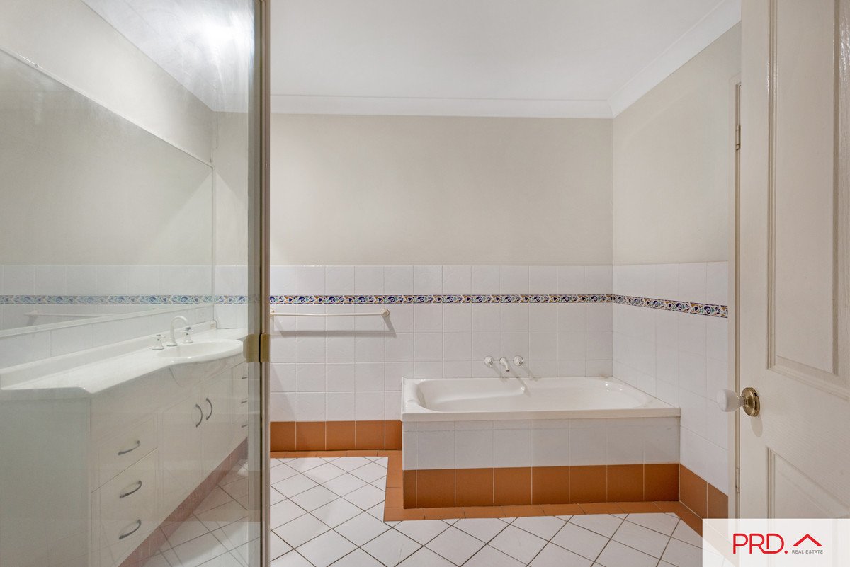 10/11-17 Beachcomber Court Burleigh Waters 12