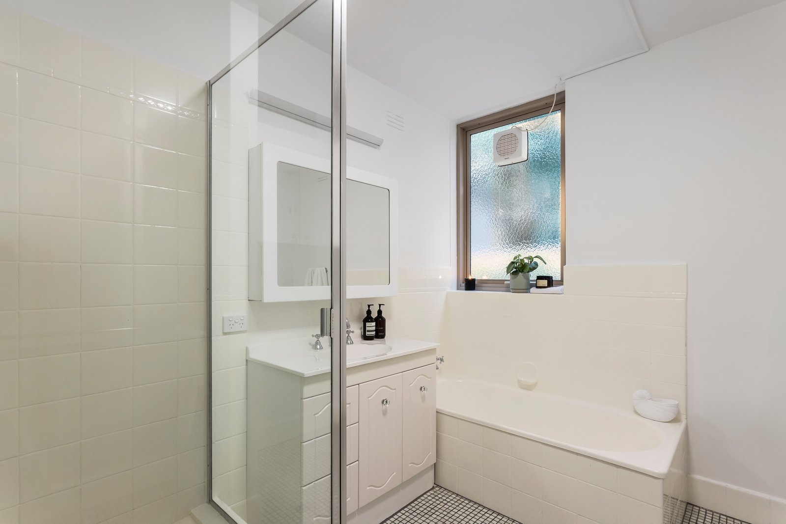 Real Estate and Property in 10/11 Grandview Grove, Hawthorn East, VIC