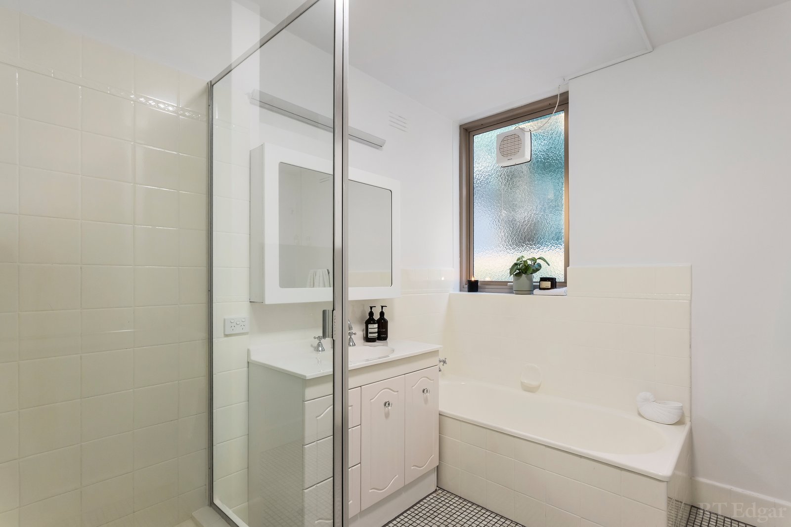 Real Estate and Property in 10/11 Grandview Grove, Hawthorn East, VIC