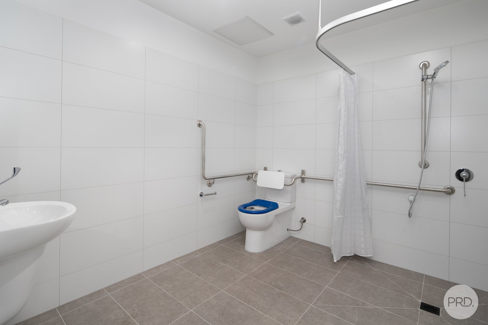10/11 Kennedys Drive DELACOMBE 5