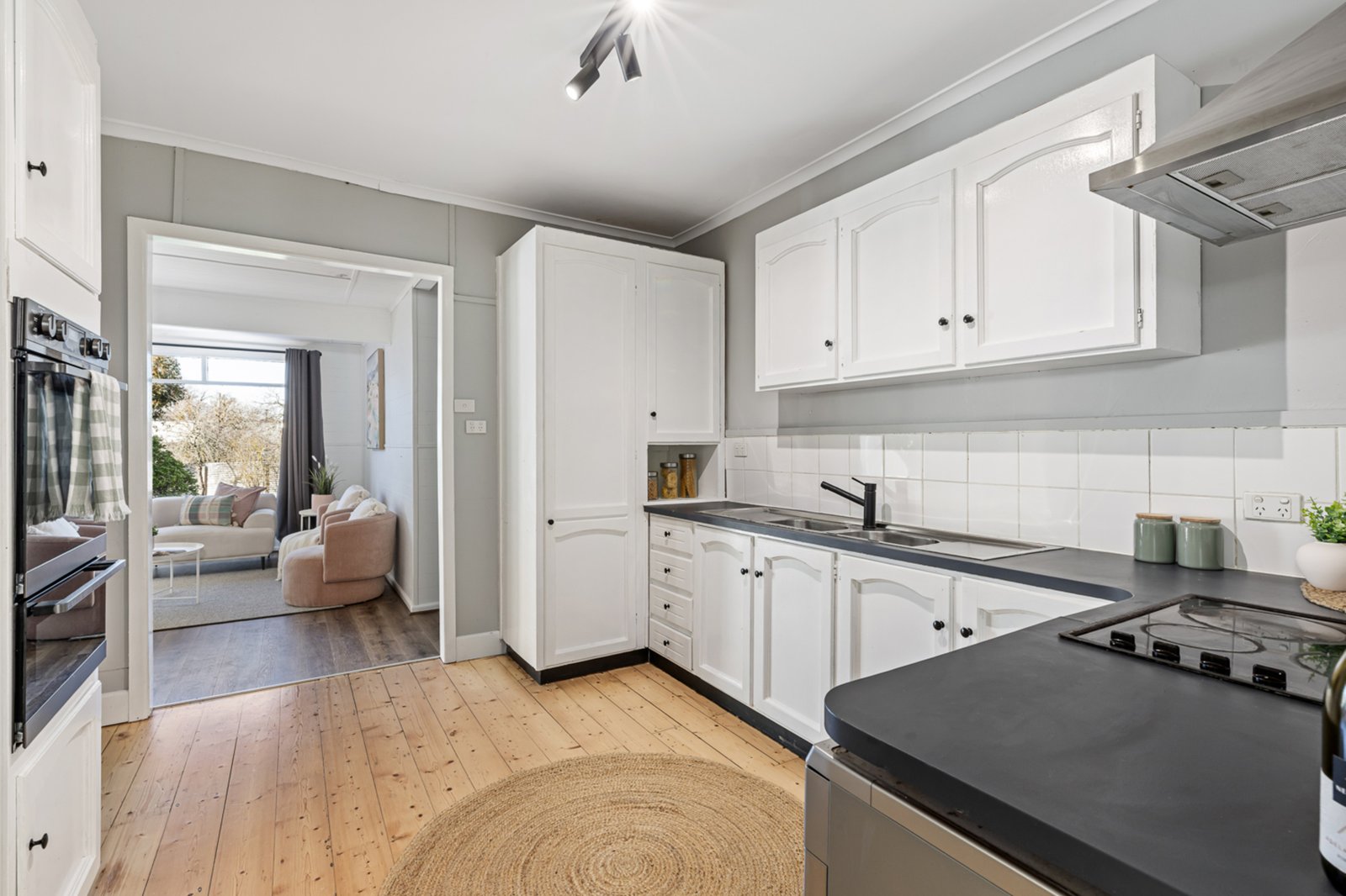 Gallery: 1011 Talbot Street