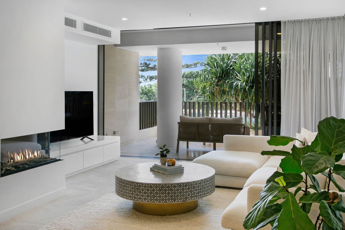 101/112 The Esplanade Burleigh Heads 1