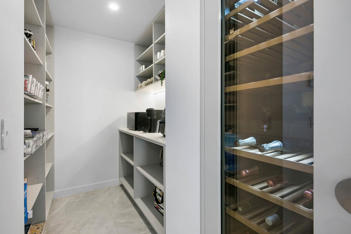 101/112 The Esplanade Burleigh Heads 9