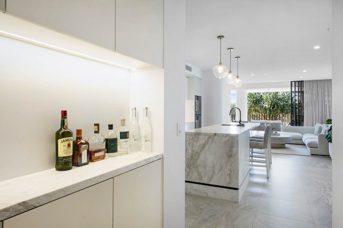 101/112 The Esplanade Burleigh Heads 6