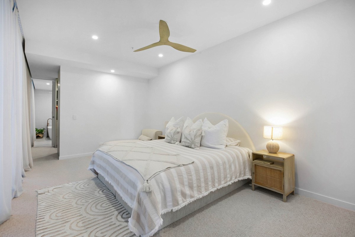 101/112 The Esplanade Burleigh Heads 17