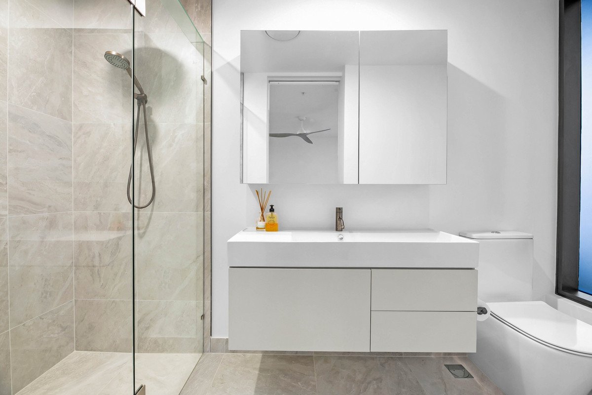 101/112 The Esplanade Burleigh Heads 22