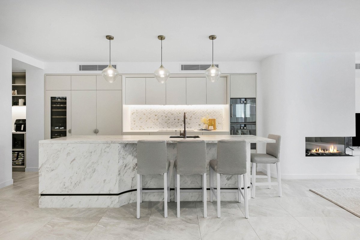 101/112 The Esplanade Burleigh Heads 3