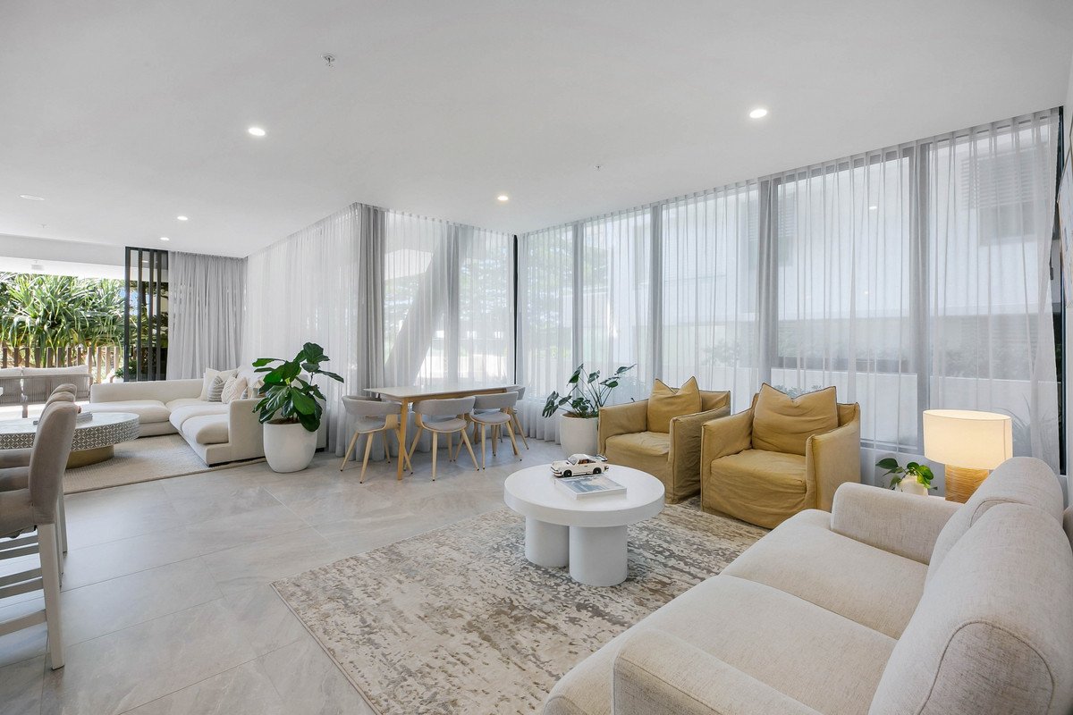 101/112 The Esplanade Burleigh Heads 8