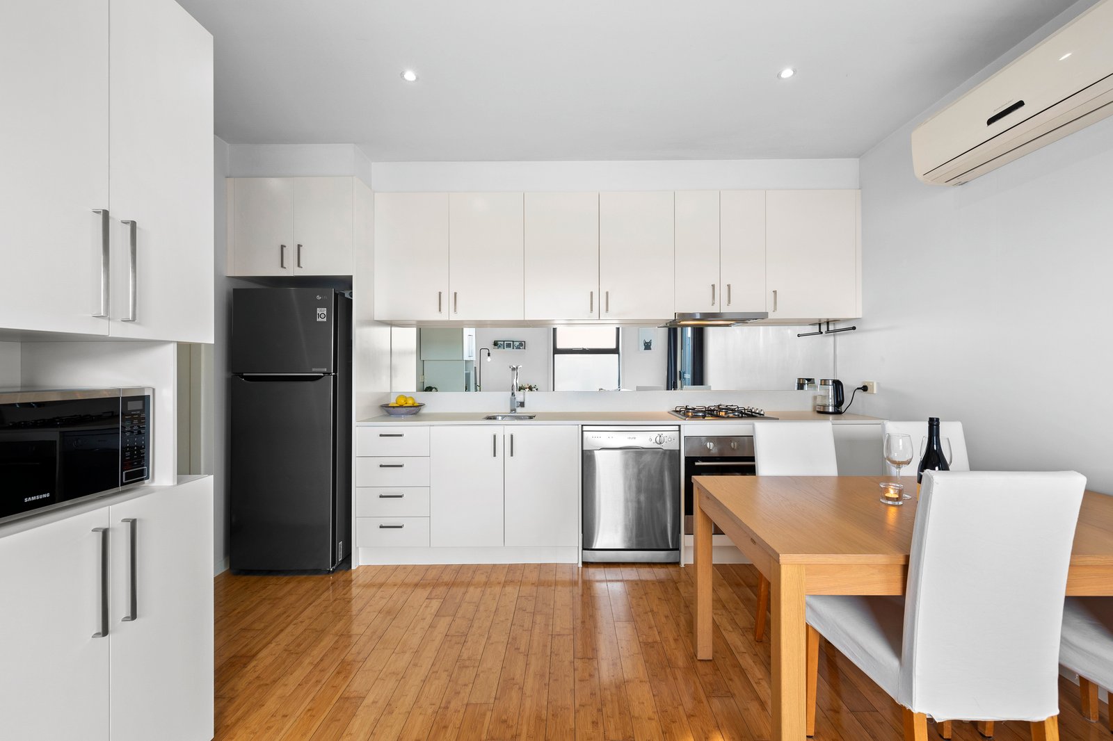 Gallery: 10/1126 North Road