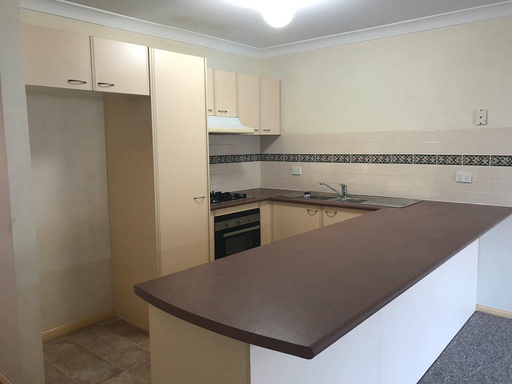 10/113 The Lakes Drive GLENMORE PARK 2