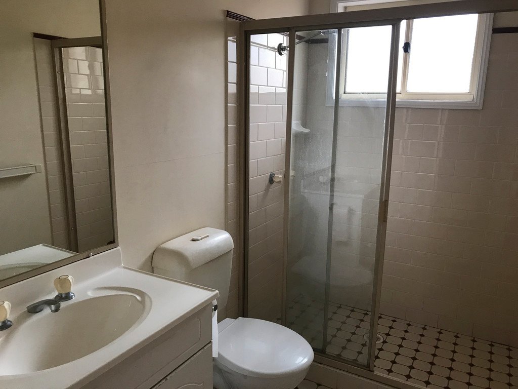 10/113 The Lakes Drive GLENMORE PARK 4