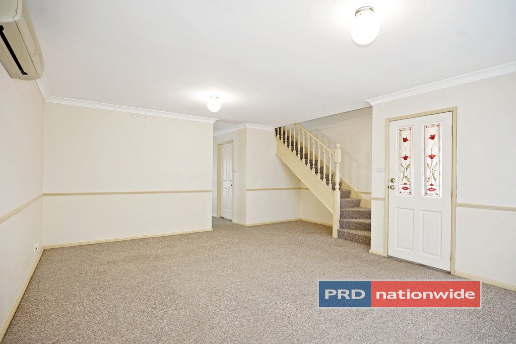 10/113 The Lakes Drive GLENMORE PARK 2