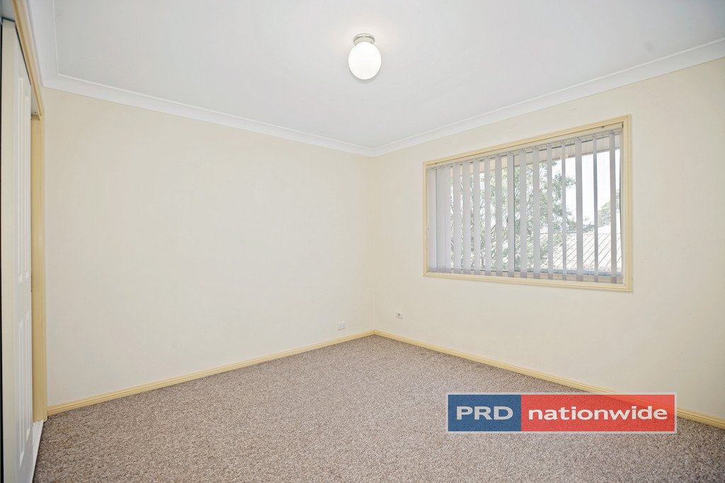 10/113 The Lakes Drive GLENMORE PARK 4