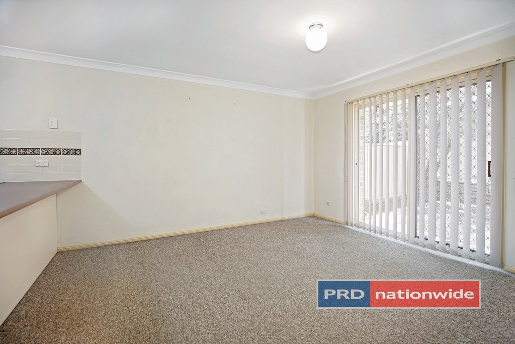 10/113 The Lakes Drive GLENMORE PARK 8